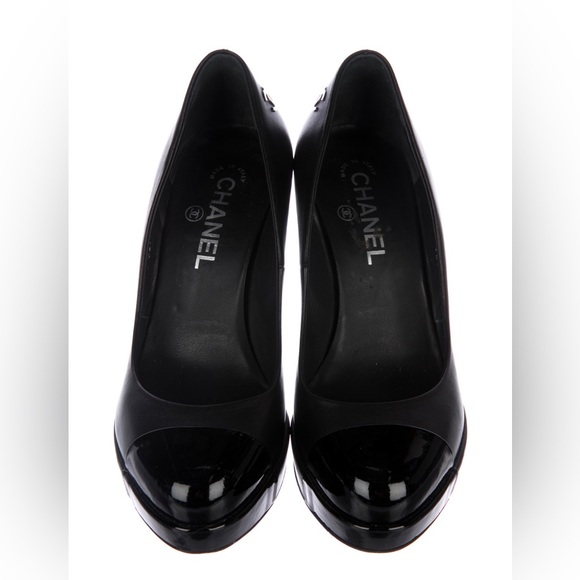 Chanel Leather Cap-Toe Pump with Box Size 8 or IT 38 - Picture 1 of 8